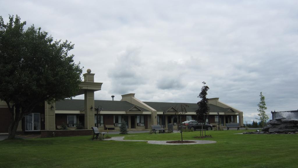 Hotel Motel Le Quiet Lac-Mégantic Extérieur photo